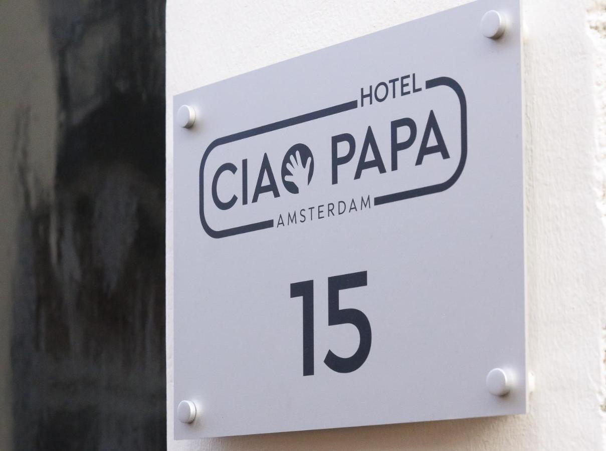 Ciao Papa Hotel Amsterdam Central Station Exterior photo